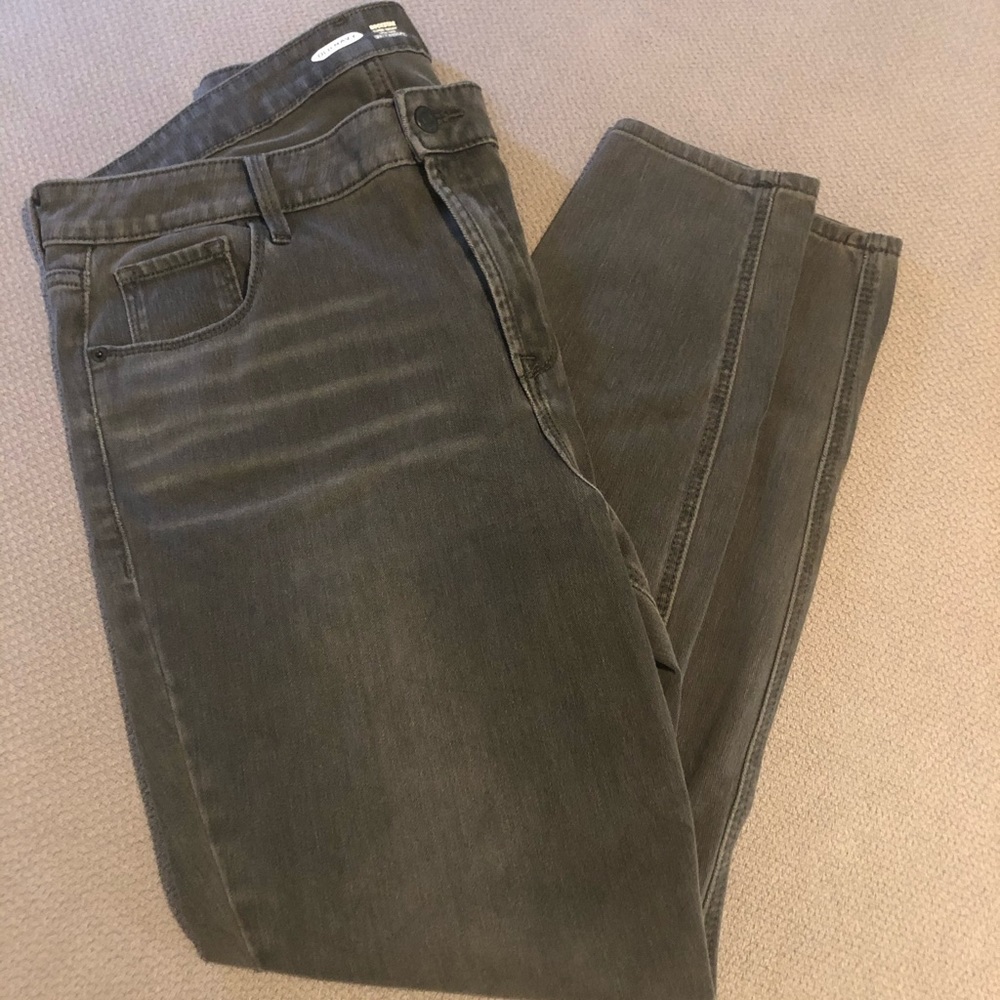 Old Navy Rock Star stretch skinny Jean sz 16